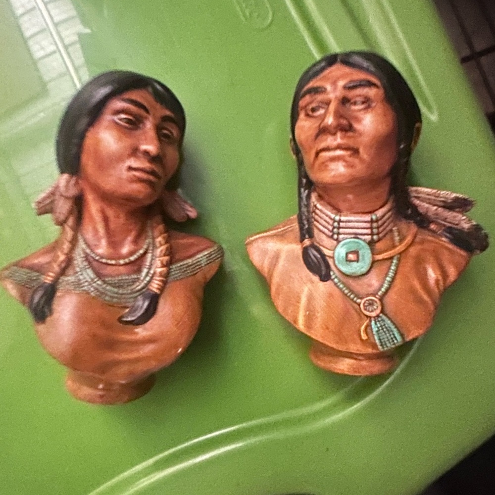 Native American Bust  Decor Set - Brown and Tan